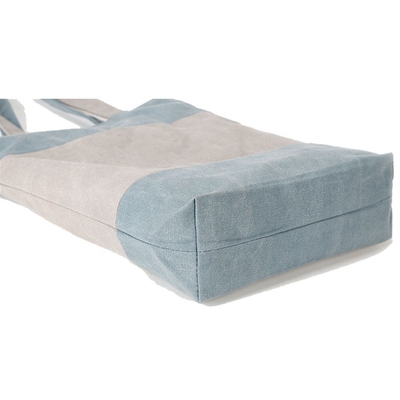 কালো আউটডোর স্পোর্টস ডুফল ব্যাগ, যা অ্যাডজাস্টেবল স্ট্র্যাপ ও ট্রলি সহ